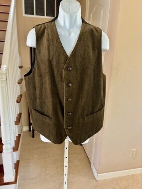 The J. Peterman Company Corduroy Vest Dark Brown Leather Buttons Mens Size 44